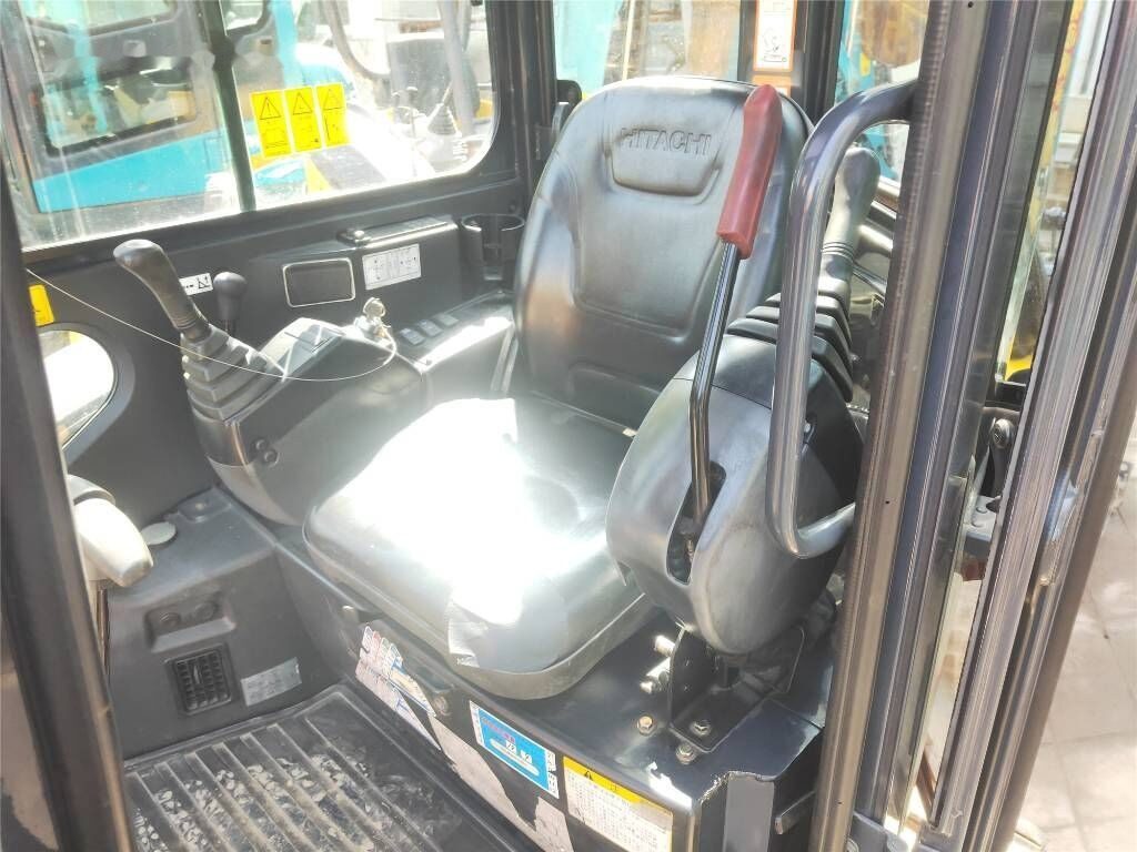 Hitachi ZX 30 - Minibagger: das Bild 3 Hitachi ZX 30 - Minibagger: das Bild 3