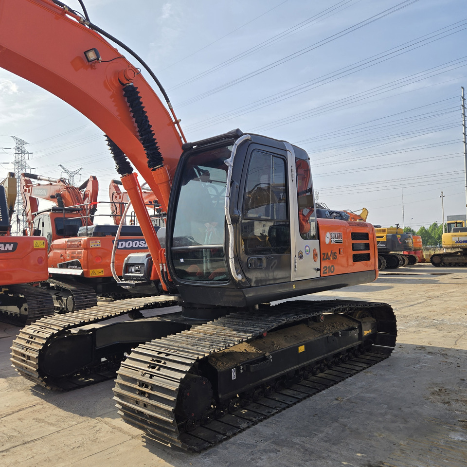 Hitachi ZX210 - Bagger: das Bild 1 Hitachi ZX210 - Bagger: das Bild 1