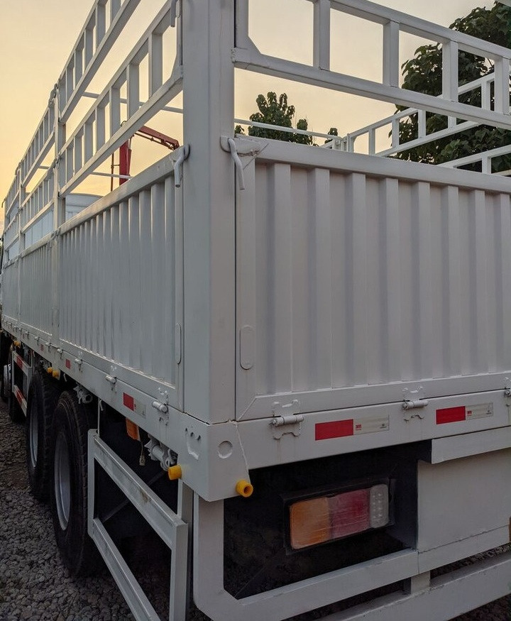 Howo 375 8x4 - Pritsche LKW: das Bild 5 Howo 375 8x4 - Pritsche LKW: das Bild 5