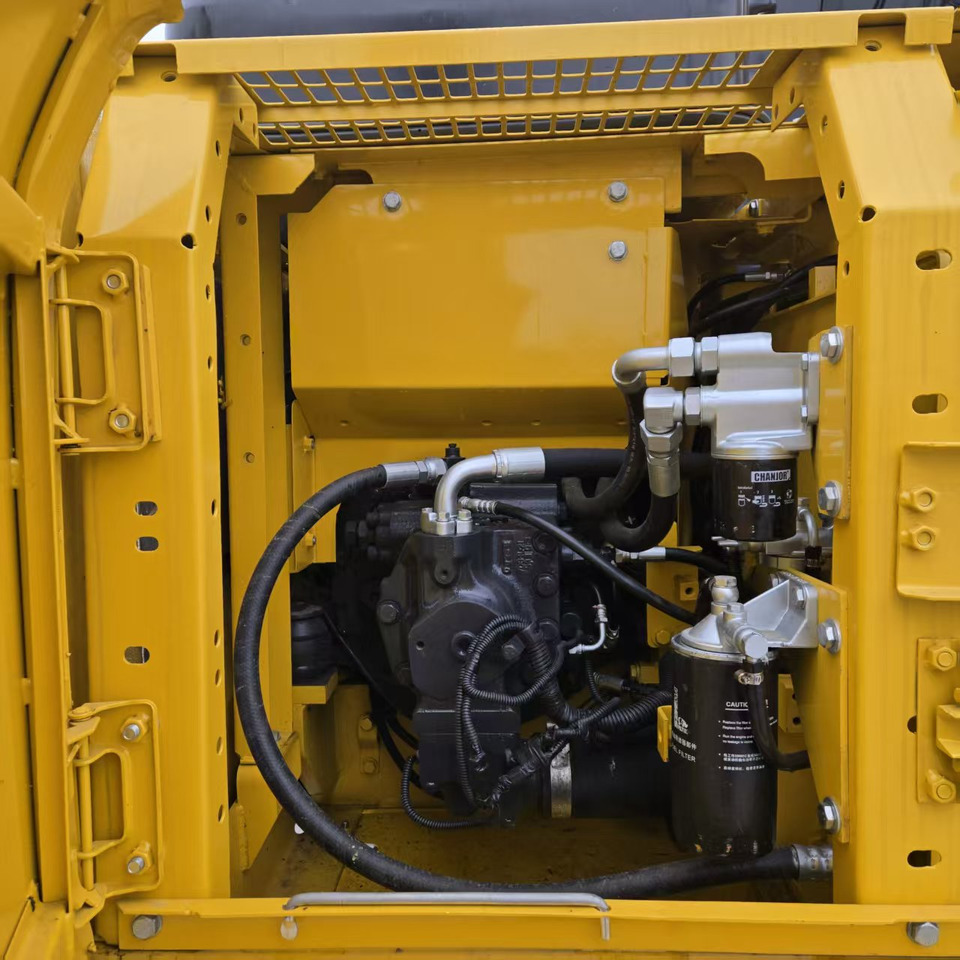 Bagger KOMATSU PC110: das Bild 11 Bagger KOMATSU PC110: das Bild 11