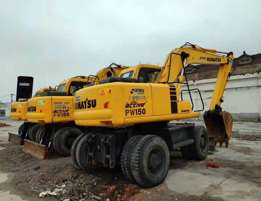 Komatsu PW150 - Mobilbagger: das Bild 1 Komatsu PW150 - Mobilbagger: das Bild 1