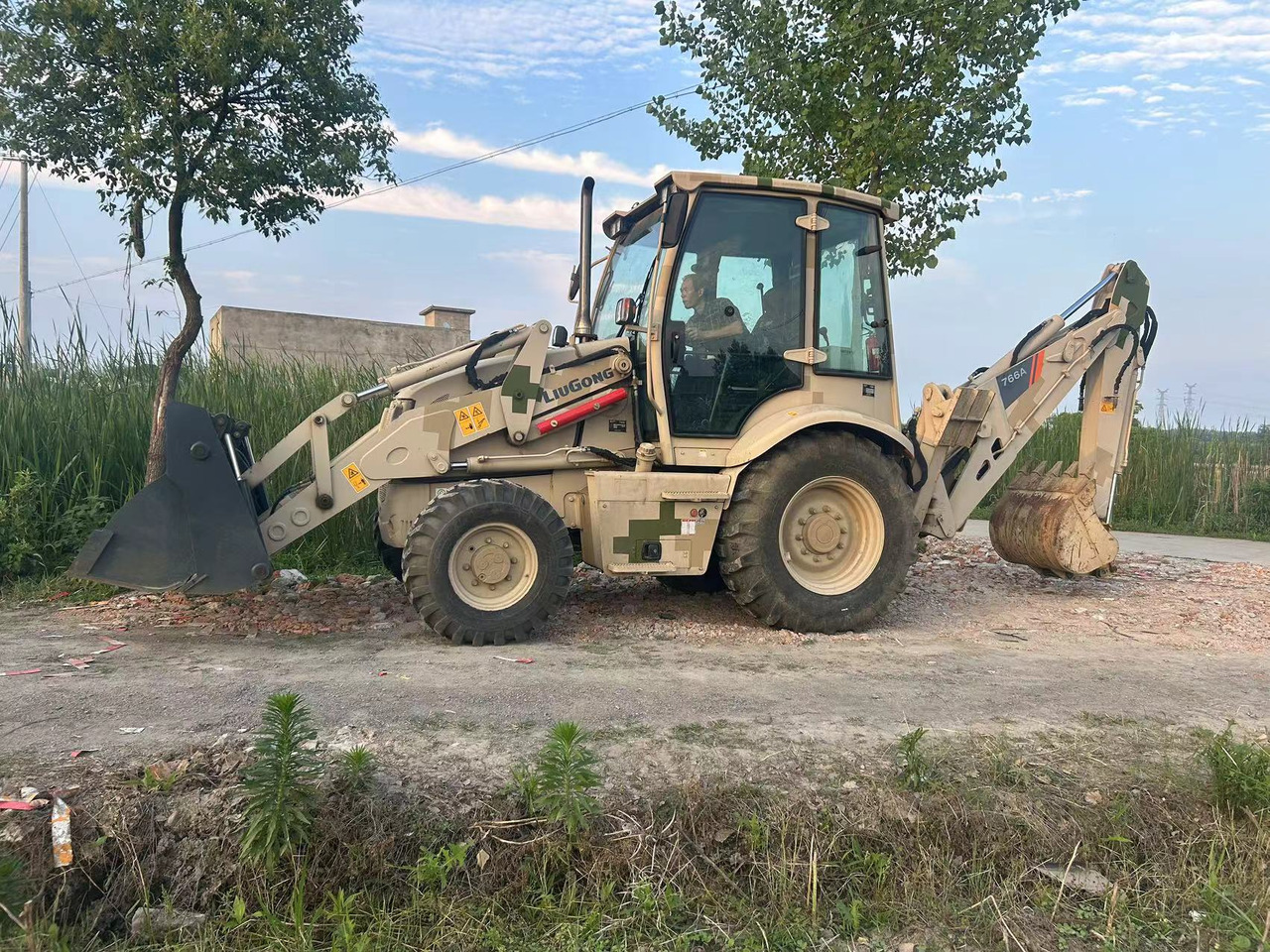 LIUGONG 766A - Baggerlader: das Bild 1 LIUGONG 766A - Baggerlader: das Bild 1