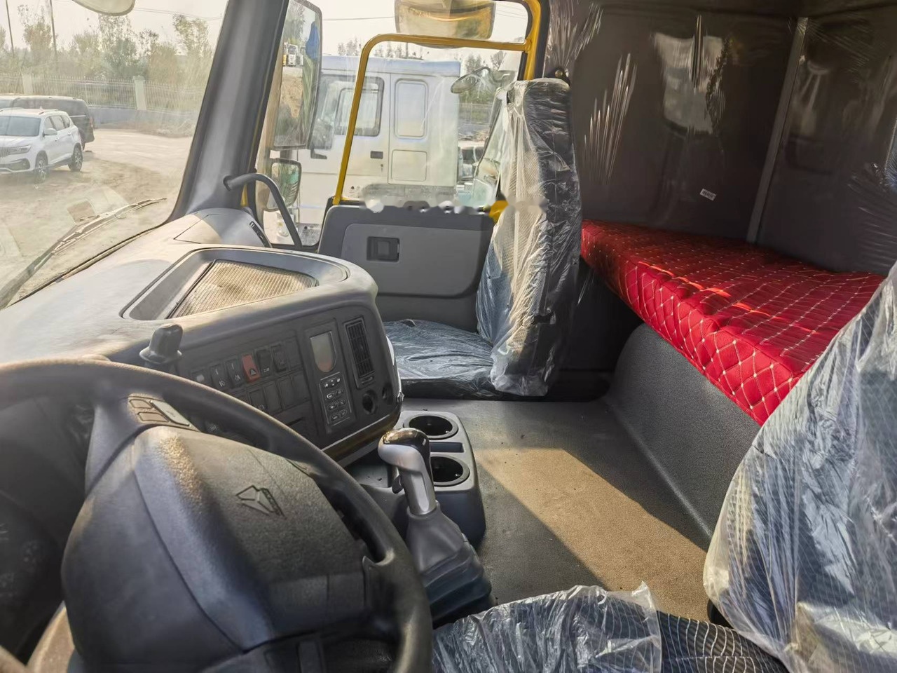 Sattelzugmaschine Sinotruk HOWO 371 Tractor: das Bild 7 Sattelzugmaschine Sinotruk HOWO 371 Tractor: das Bild 7