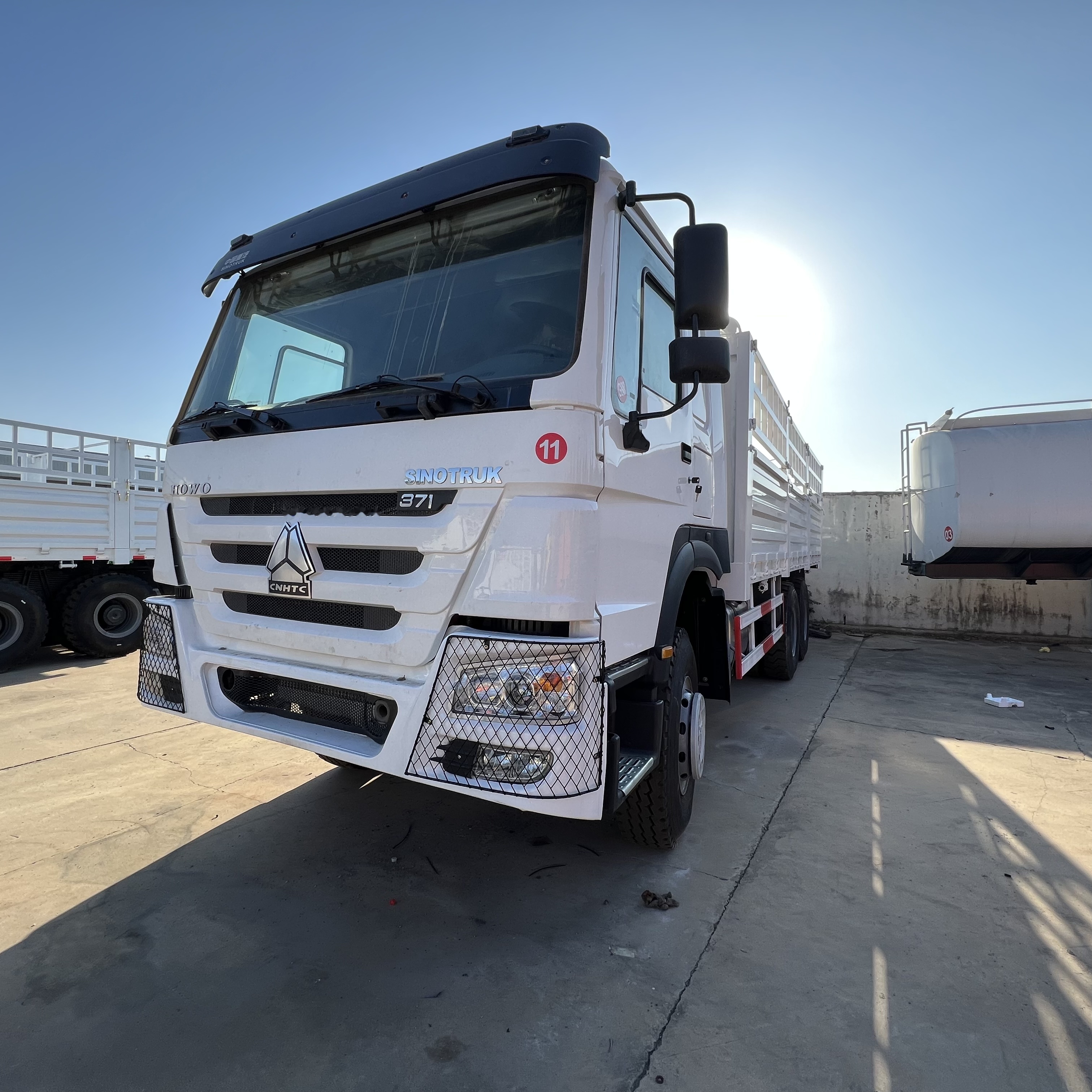 Sinotruk HOWO 371 6*4 Fence Truck - Pritsche LKW: das Bild 2 Sinotruk HOWO 371 6*4 Fence Truck - Pritsche LKW: das Bild 2
