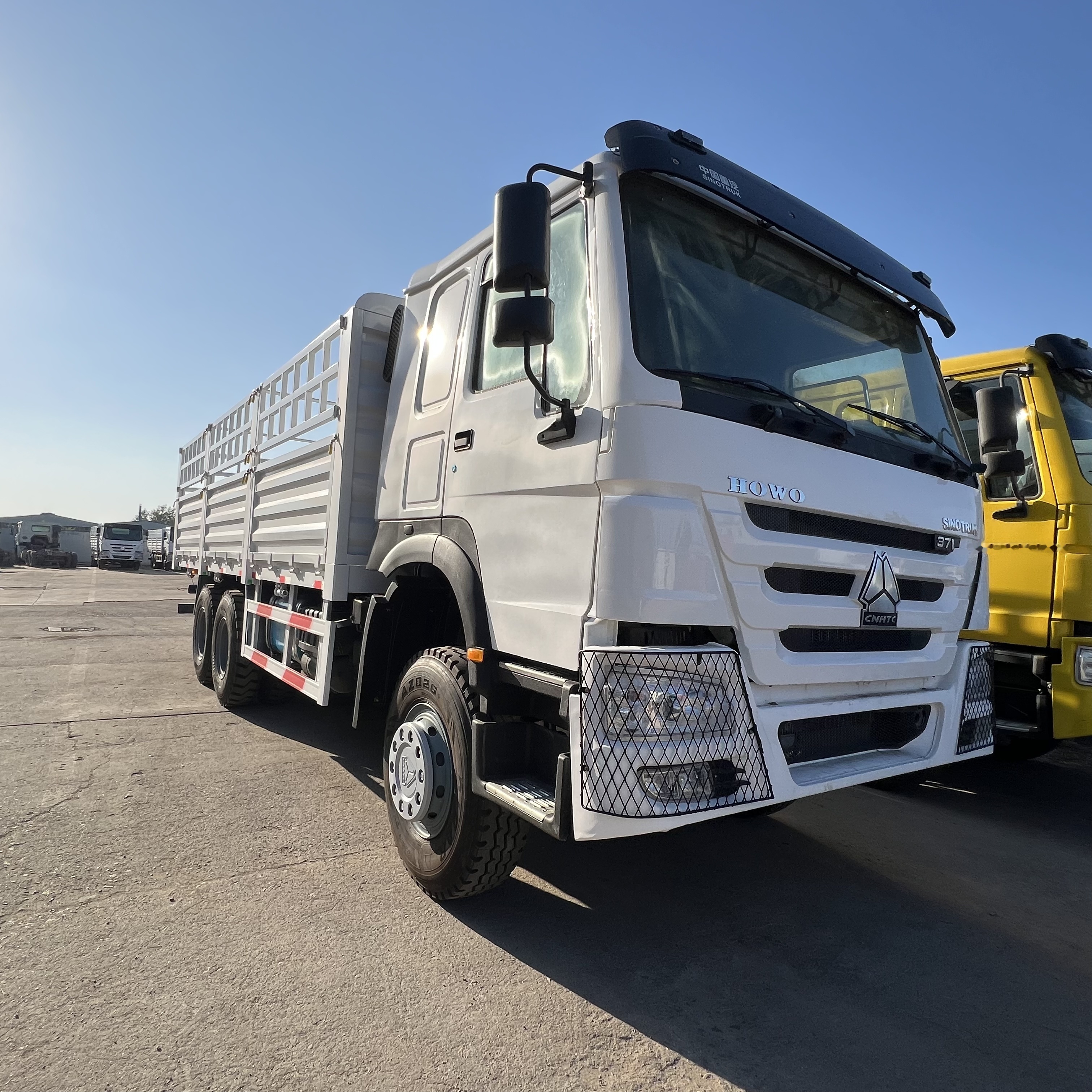 Sinotruk HOWO 371 6*4 Fence truck - Pritsche LKW: das Bild 3 Sinotruk HOWO 371 6*4 Fence truck - Pritsche LKW: das Bild 3