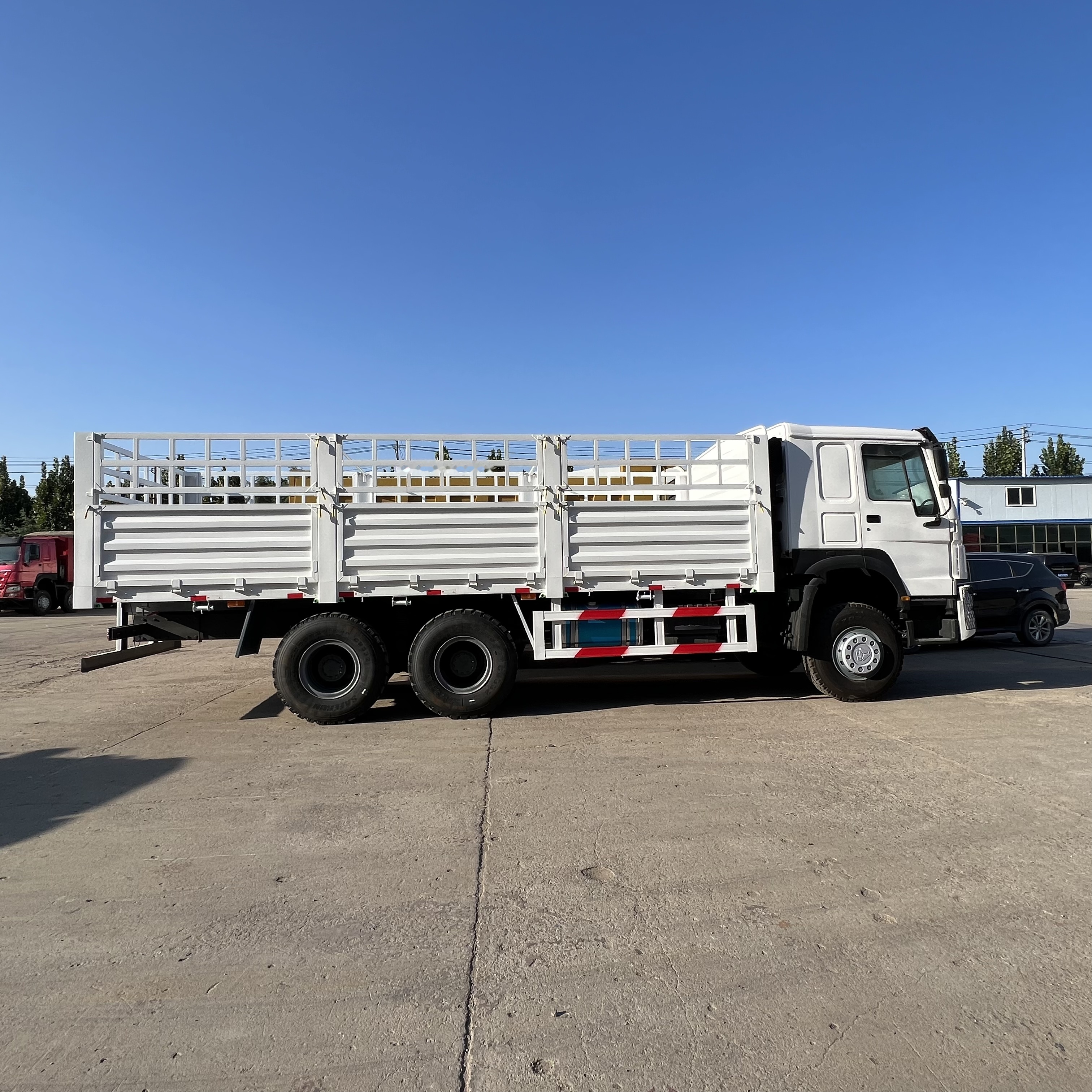 Sinotruk HOWO 371 6*4 Fence truck - Pritsche LKW: das Bild 5 Sinotruk HOWO 371 6*4 Fence truck - Pritsche LKW: das Bild 5