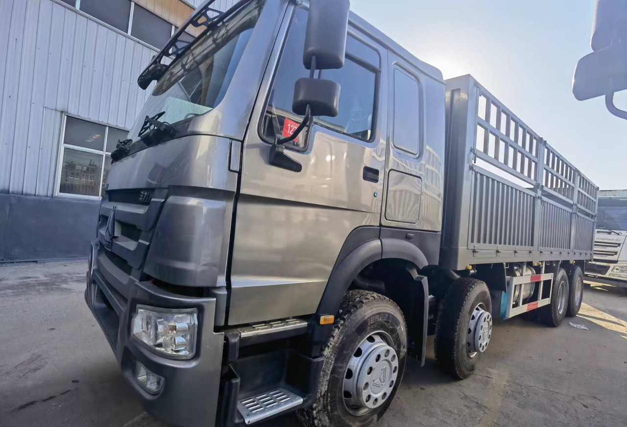 Sinotruk HOWO 371 8*4 Fence truck - Pritsche LKW: das Bild 5 Sinotruk HOWO 371 8*4 Fence truck - Pritsche LKW: das Bild 5