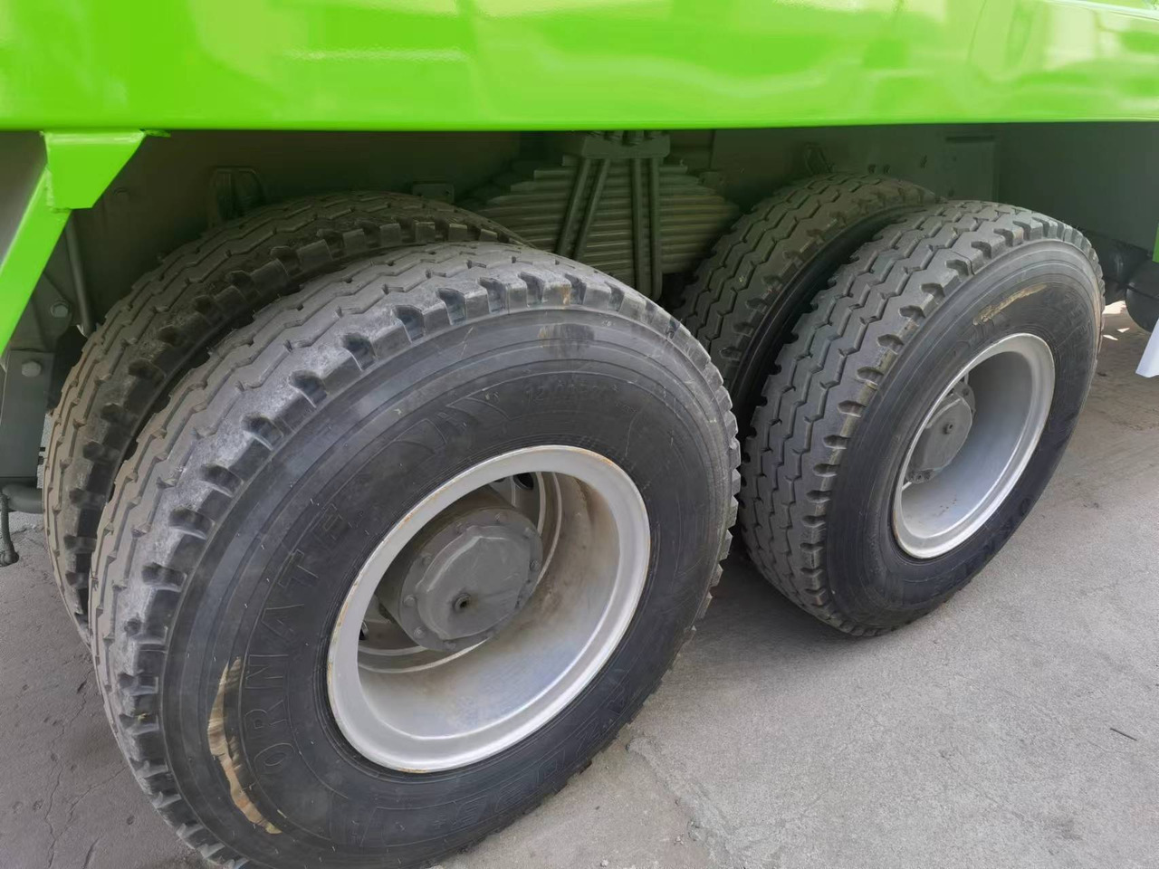 Sinotruk HOWO 8*4 Dump truck - Kipper: das Bild 2 Sinotruk HOWO 8*4 Dump truck - Kipper: das Bild 2