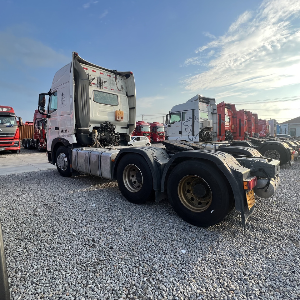 Mini-Kipper Sinotruk HOWO T7H480 Tractor: das Bild 8