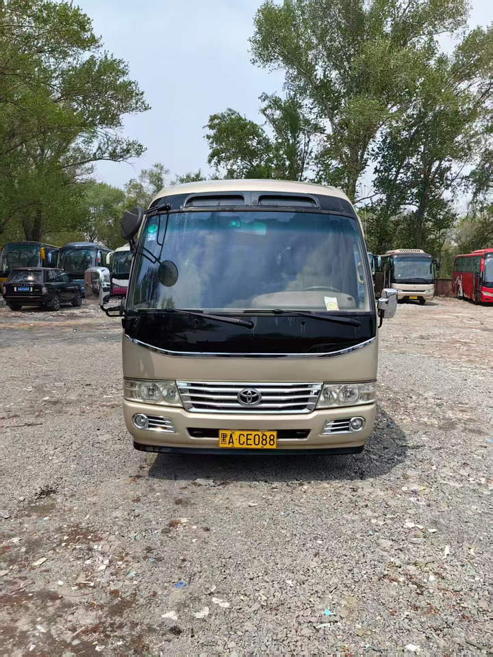 Kleinbus, Personentransporter Toyota Coaster: das Bild 8