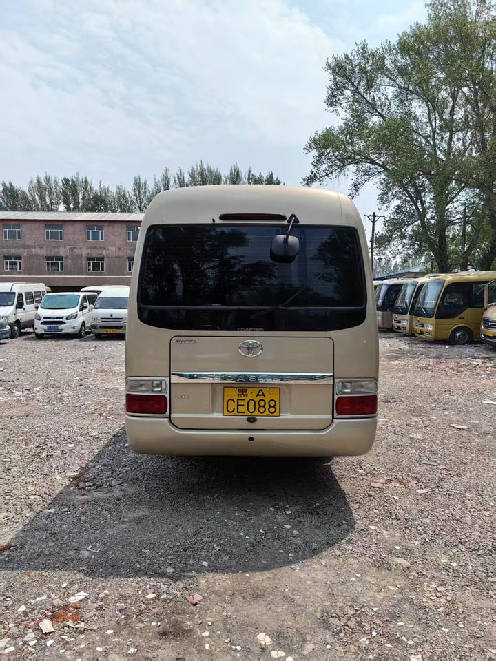 Kleinbus, Personentransporter Toyota Coaster: das Bild 6