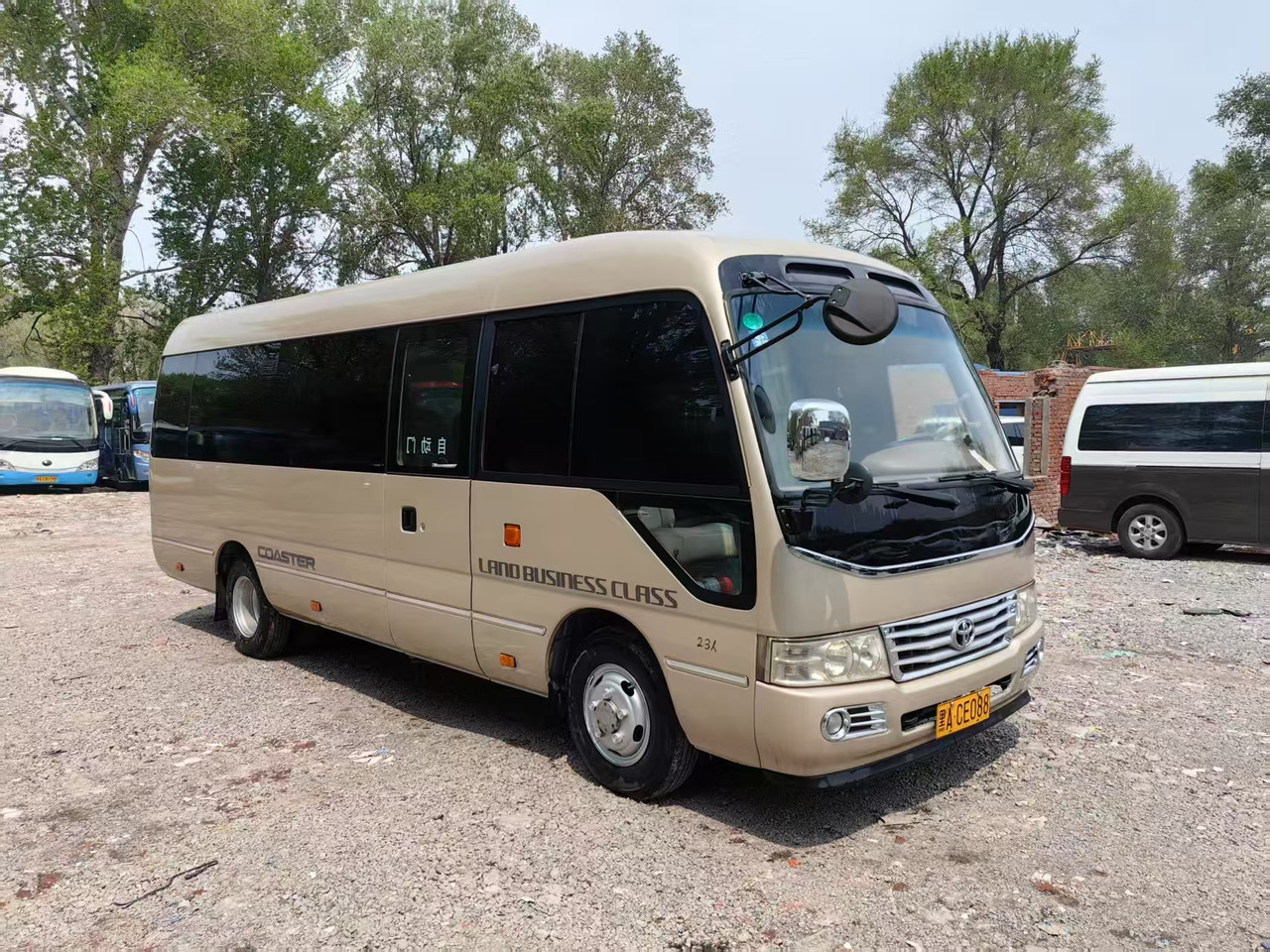 Kleinbus, Personentransporter Toyota Coaster: das Bild 7