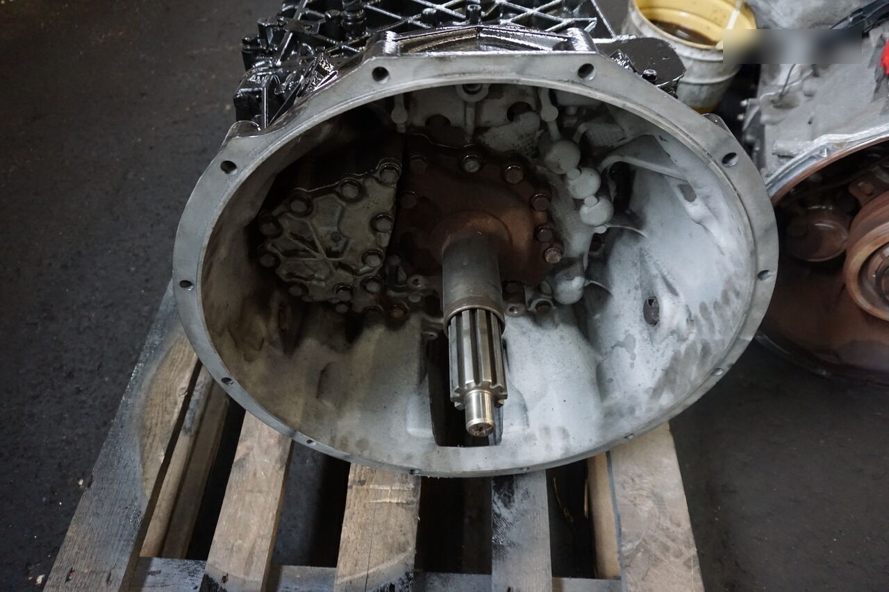 ZF (ZF 16S2220) MAN TGX truck - Getriebe für LKW: das Bild 2 ZF (ZF 16S2220) MAN TGX truck - Getriebe für LKW: das Bild 2