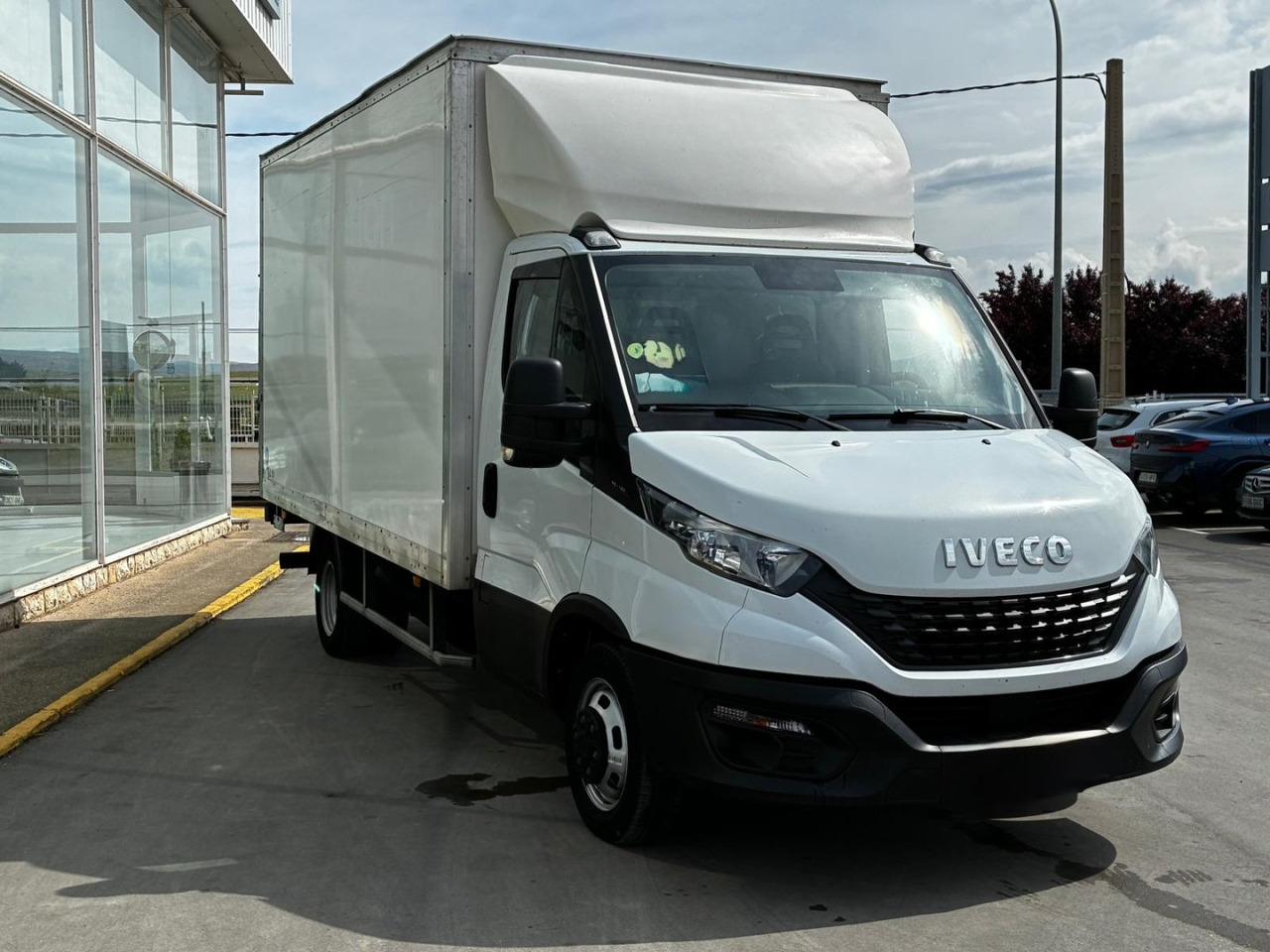 Caja cerrada IVECO 35C16 3.0 20m3 - Koffer Transporter: das Bild 3 Caja cerrada IVECO 35C16 3.0 20m3 - Koffer Transporter: das Bild 3