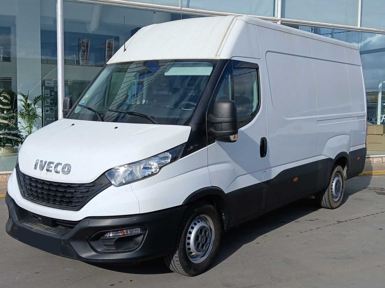Furgón IVECO 35S14 12m3 - Kastenwagen: das Bild 1 Furgón IVECO 35S14 12m3 - Kastenwagen: das Bild 1