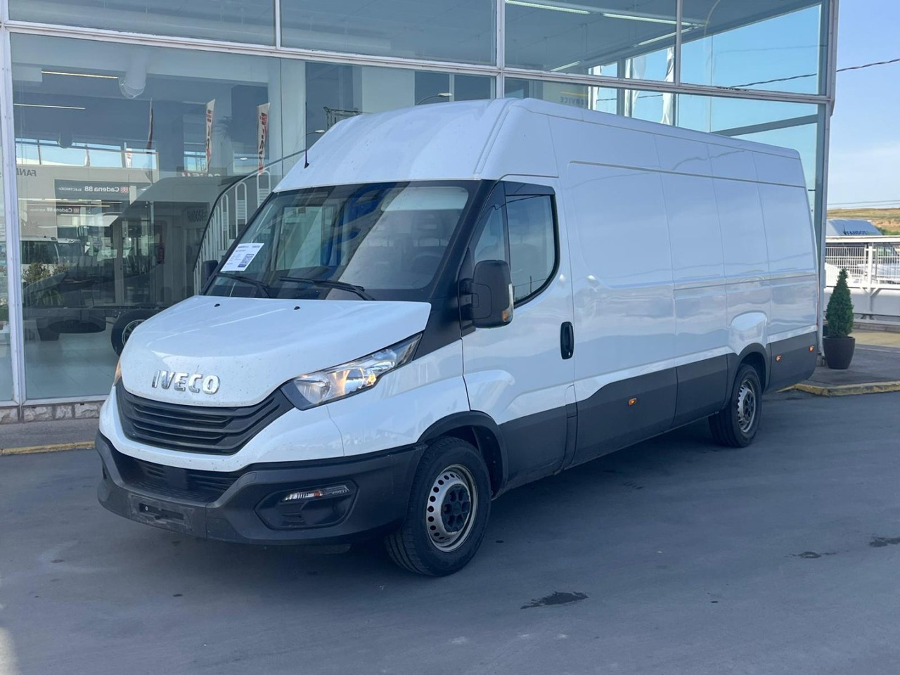 Furgón IVECO 35S14 16m3 Hi-matic - Kastenwagen: das Bild 1 Furgón IVECO 35S14 16m3 Hi-matic - Kastenwagen: das Bild 1