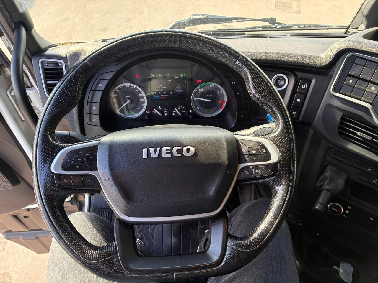 Sattelzugmaschine Cabeza Tractora IVECO 510 AUTOMATICO INTARDER: das Bild 8 Sattelzugmaschine Cabeza Tractora IVECO 510 AUTOMATICO INTARDER: das Bild 8