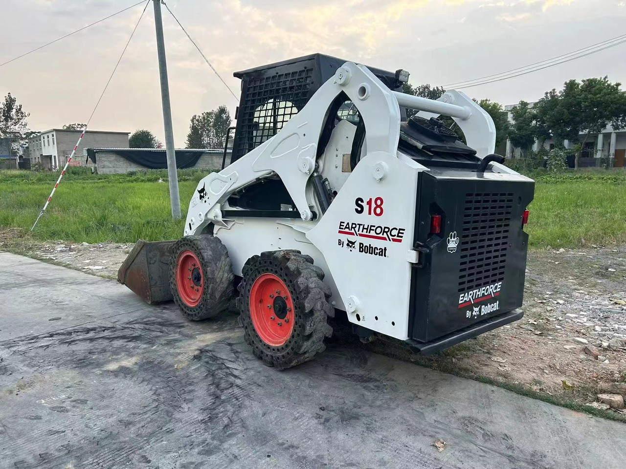 BOBCAT S17 S450 S550 - Kompaktlader: das Bild 1 BOBCAT S17 S450 S550 - Kompaktlader: das Bild 1
