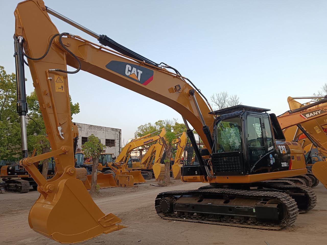 CAT 320D2L - Kettenbagger: das Bild 4 CAT 320D2L - Kettenbagger: das Bild 4