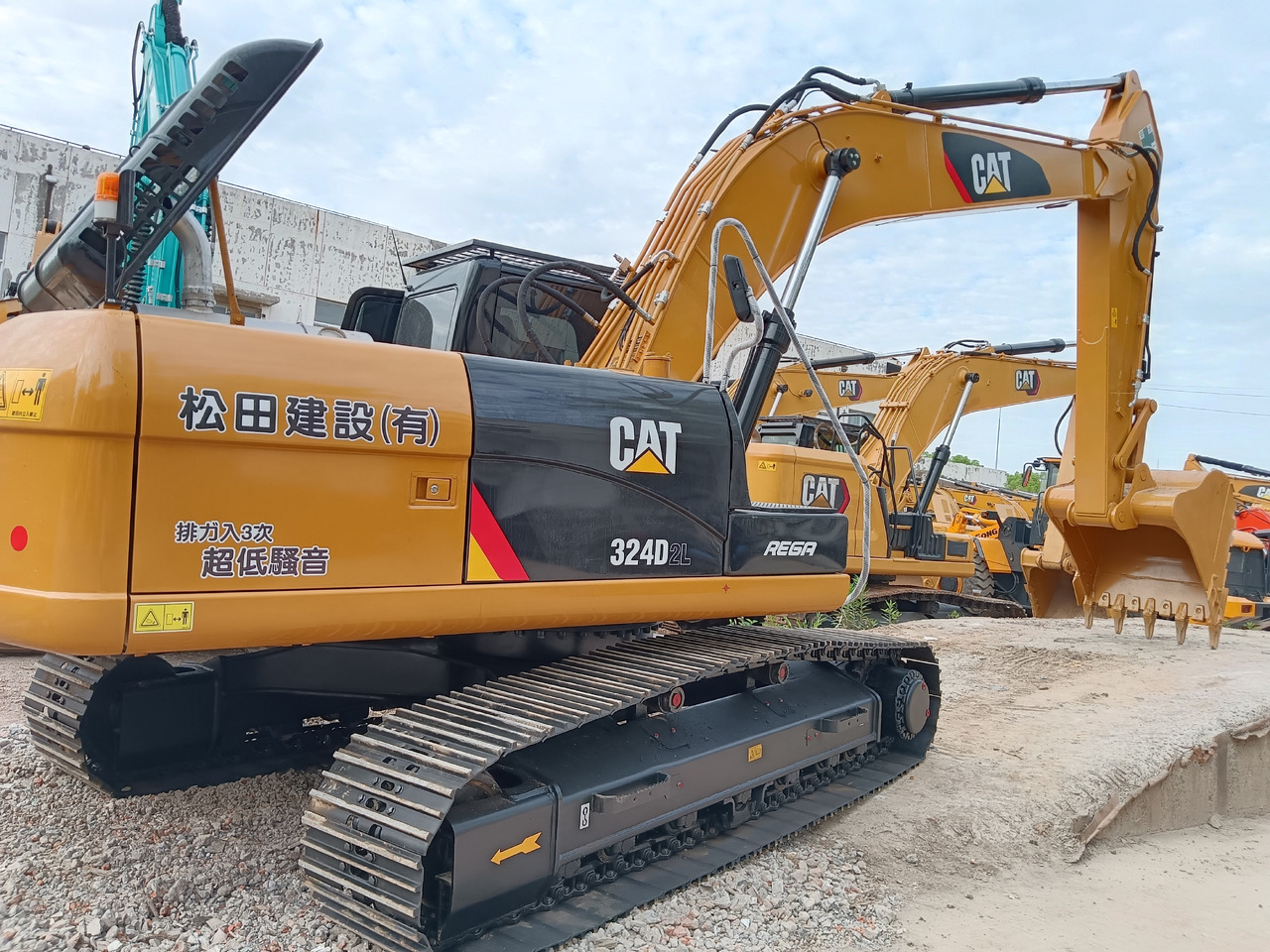 Kettenbagger CAT 324DL: das Bild 1