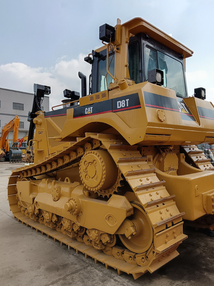 CAT D8T D8R - Bulldozer: das Bild 3 CAT D8T D8R - Bulldozer: das Bild 3