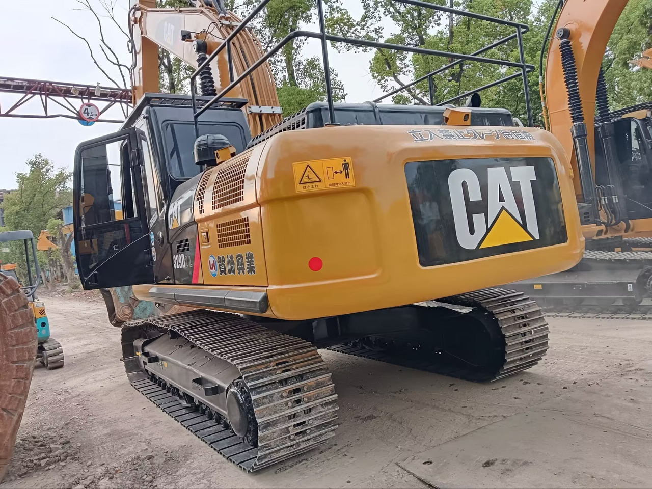 CATERPILLAR 329D2L WITH 3 CAMERAS - Kettenbagger: das Bild 1 CATERPILLAR 329D2L WITH 3 CAMERAS - Kettenbagger: das Bild 1