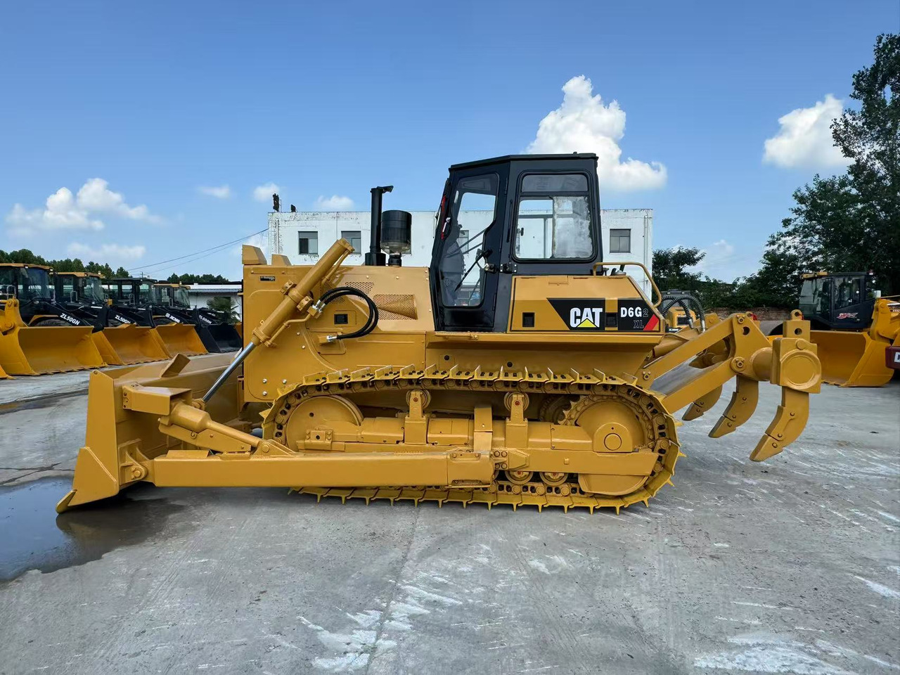 Bulldozer CATERPILLAR D6G CAT: das Bild 1