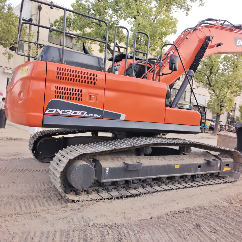 DOOSAN DX 300 LC - 9C - Kettenbagger: das Bild 3 DOOSAN DX 300 LC - 9C - Kettenbagger: das Bild 3