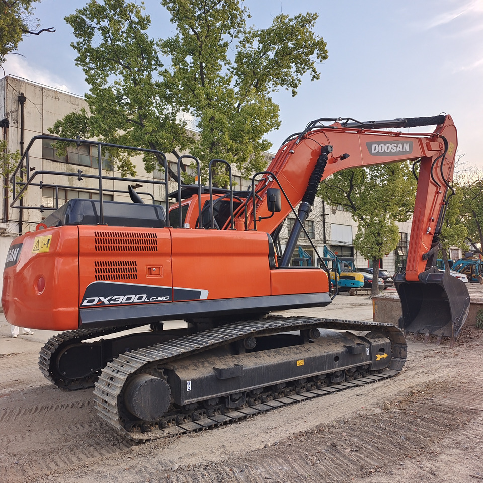 DOOSAN DX 300 LC - 9C - Kettenbagger: das Bild 2 DOOSAN DX 300 LC - 9C - Kettenbagger: das Bild 2