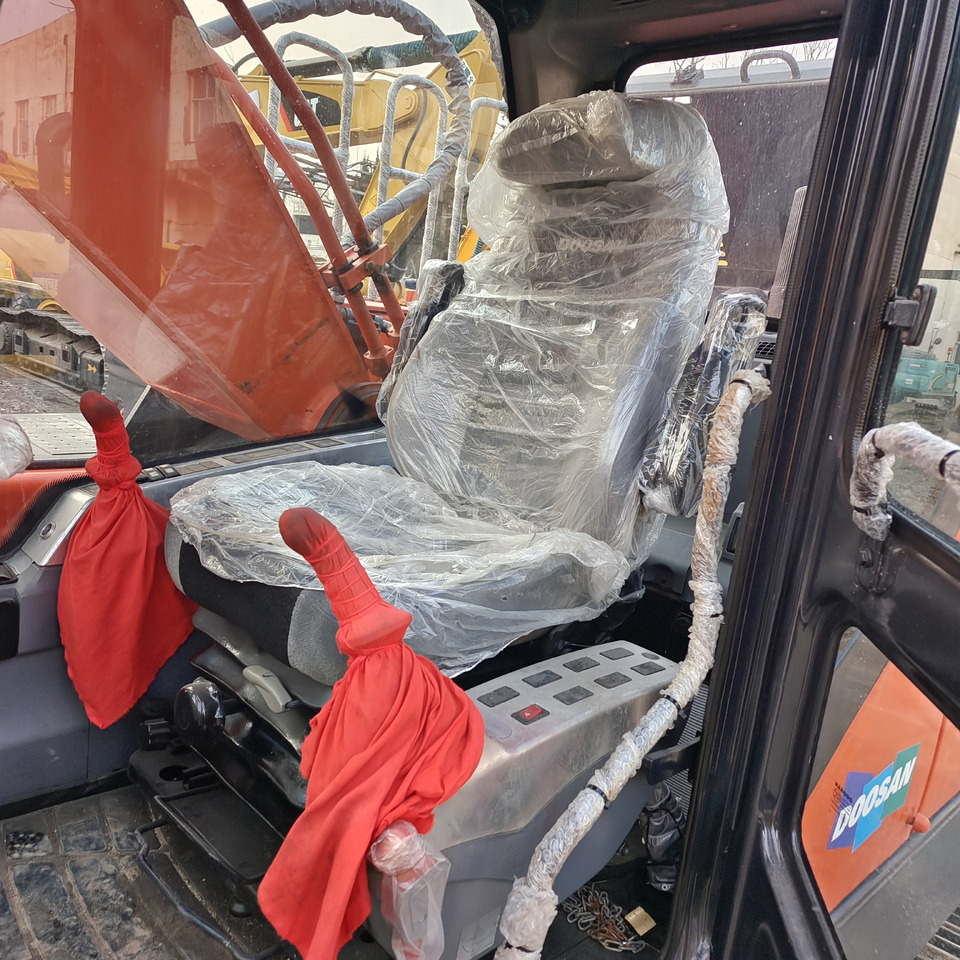 DOOSAN DX300LC-9C DX300LCA DX340 DX225 - Kettenbagger: das Bild 4 DOOSAN DX300LC-9C DX300LCA DX340 DX225 - Kettenbagger: das Bild 4