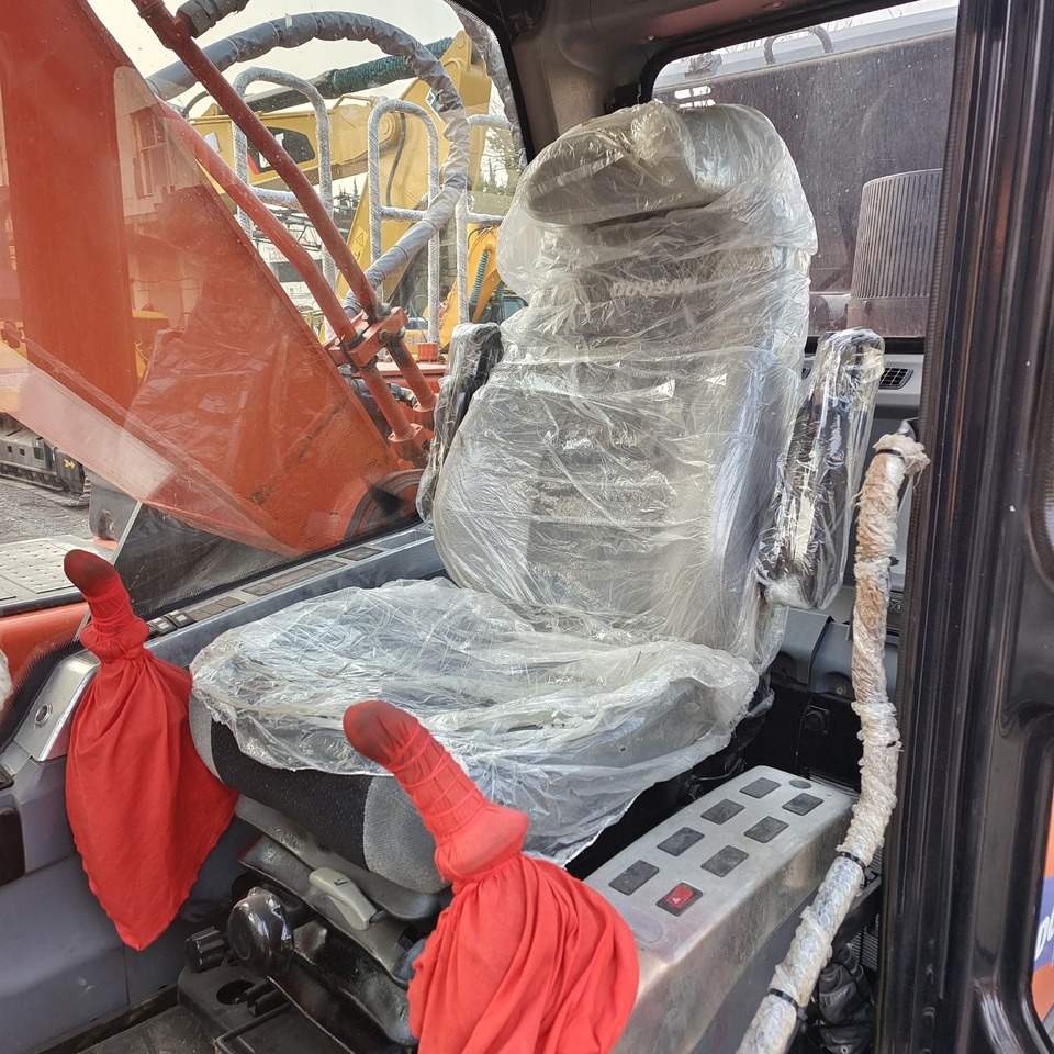 DOOSAN DX300LC-9C Doosan DX 300 LC - 9 C - Kettenbagger: das Bild 3 DOOSAN DX300LC-9C Doosan DX 300 LC - 9 C - Kettenbagger: das Bild 3