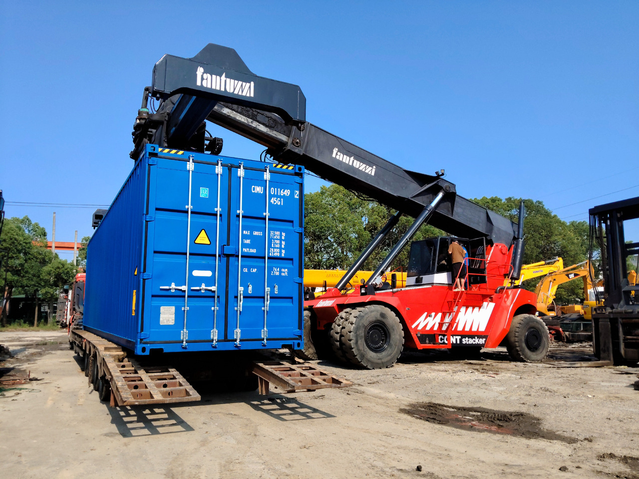 FANTUZZI CS45KM - Reach stacker: das Bild 3 FANTUZZI CS45KM - Reach stacker: das Bild 3