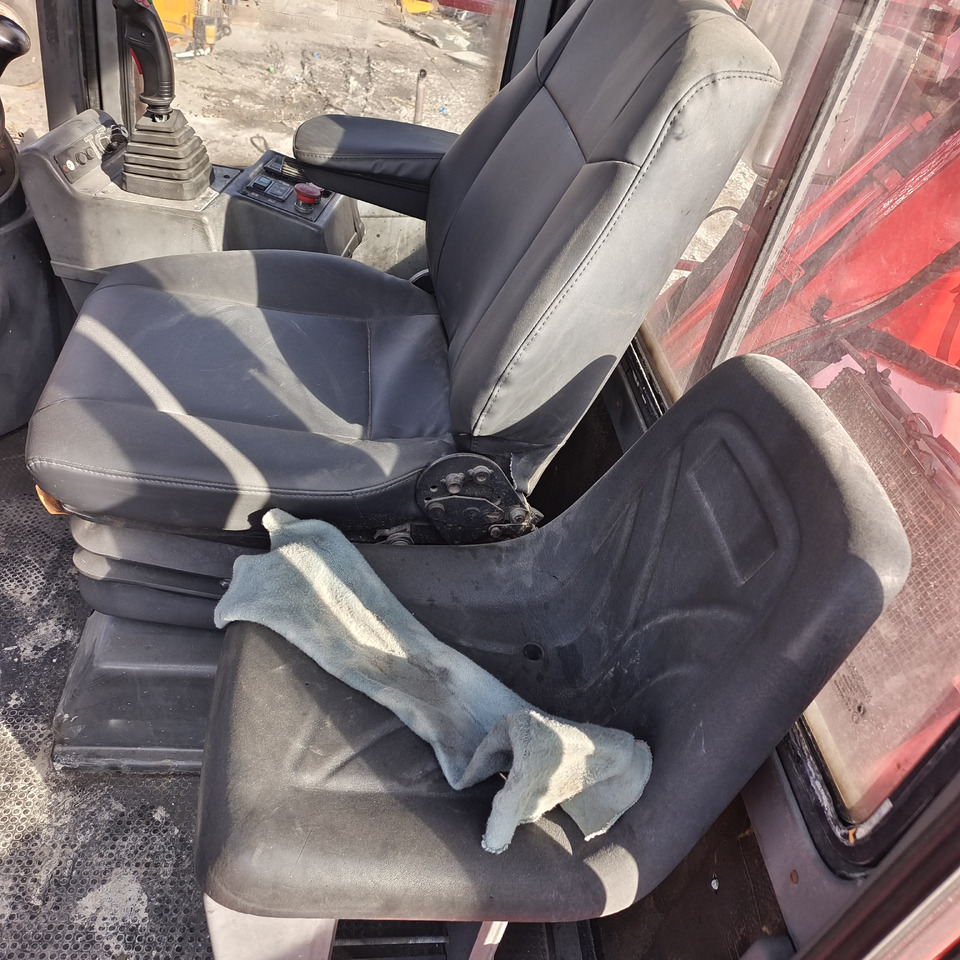 Reach stacker FANTUZZI CS45KMHD: das Bild 28