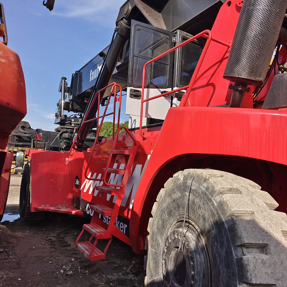 FANTUZZI CS45KMHD - Reach stacker: das Bild 2 FANTUZZI CS45KMHD - Reach stacker: das Bild 2