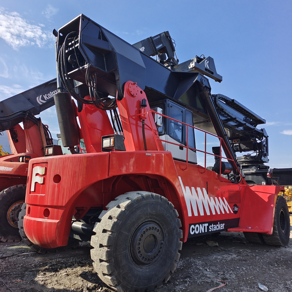 FANTUZZI CS45KMHD - Reach stacker: das Bild 4 FANTUZZI CS45KMHD - Reach stacker: das Bild 4
