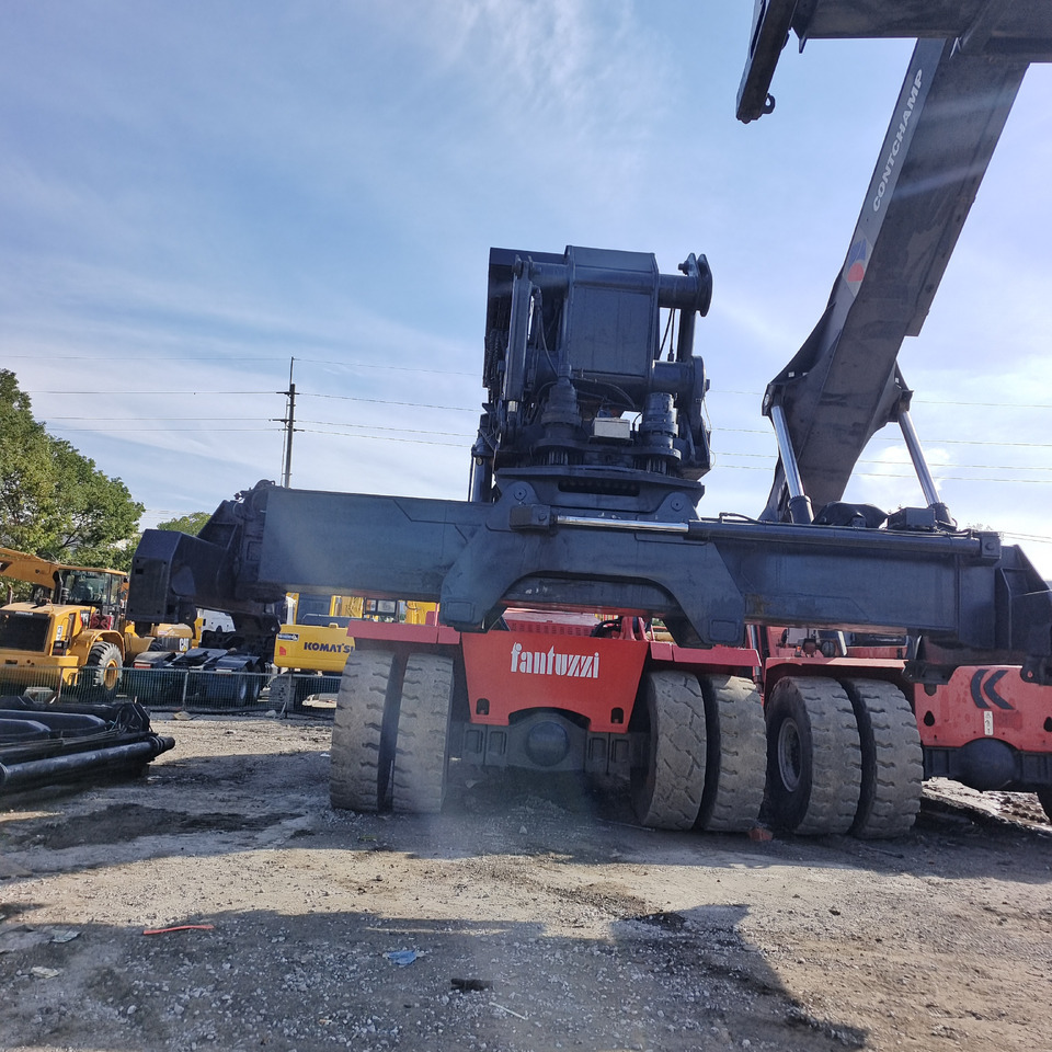 Reach stacker FANTUZZI CS45KMHD: das Bild 16