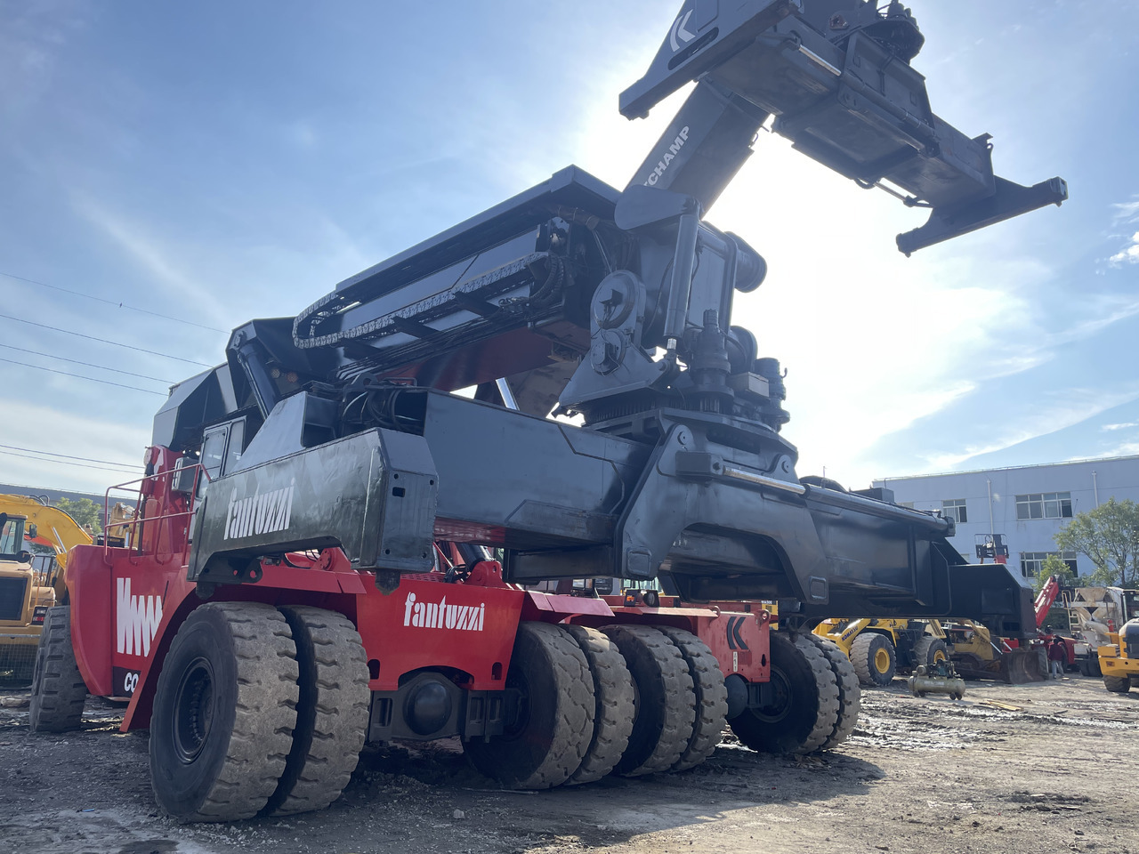 Reach stacker FANTUZZI CS45KMHD: das Bild 35