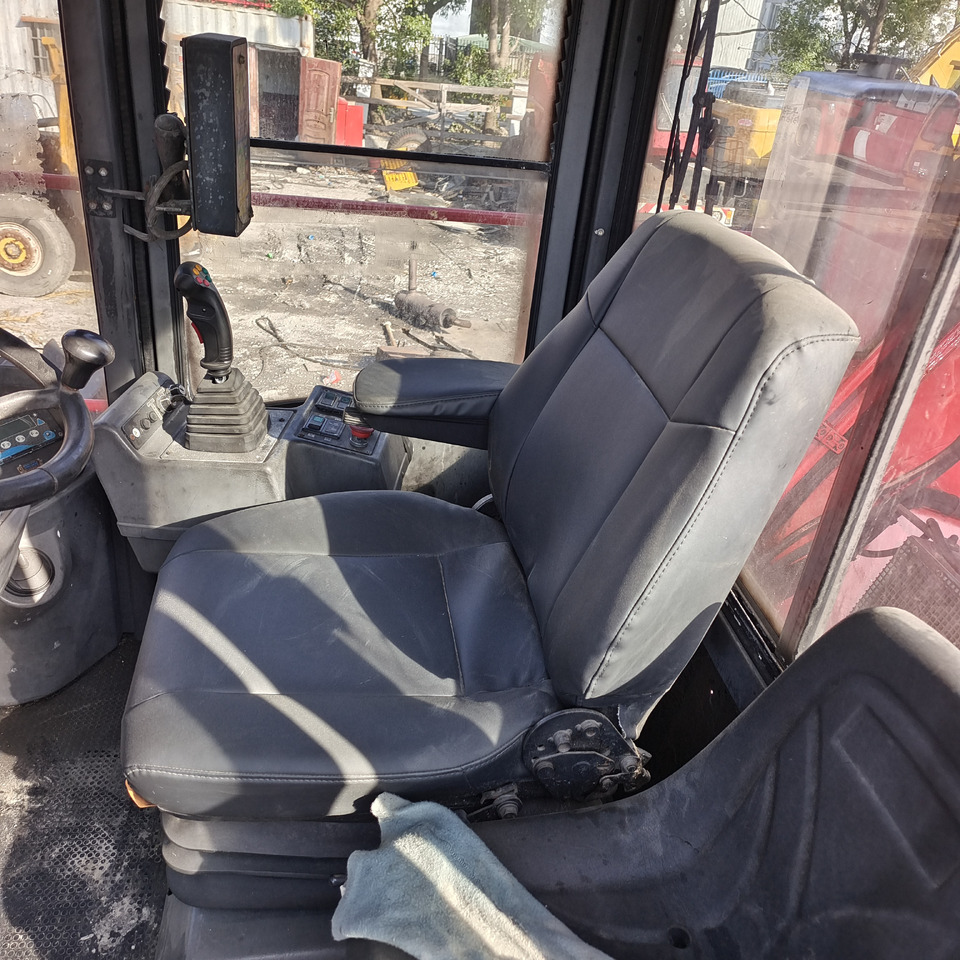 Reach stacker FANTUZZI CS45KMHD: das Bild 20