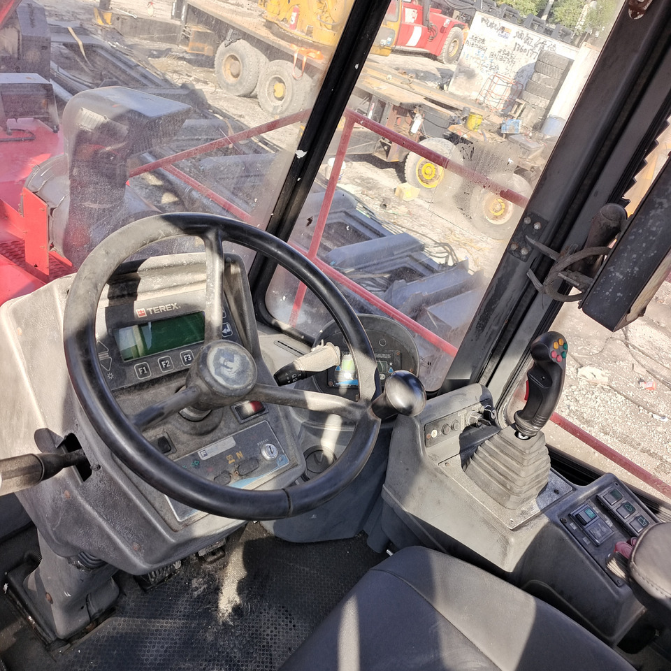 Reach stacker FANTUZZI CS45KMHD: das Bild 23