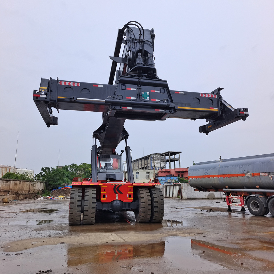KALMAR DRF450 - Reach stacker: das Bild 2 KALMAR DRF450 - Reach stacker: das Bild 2