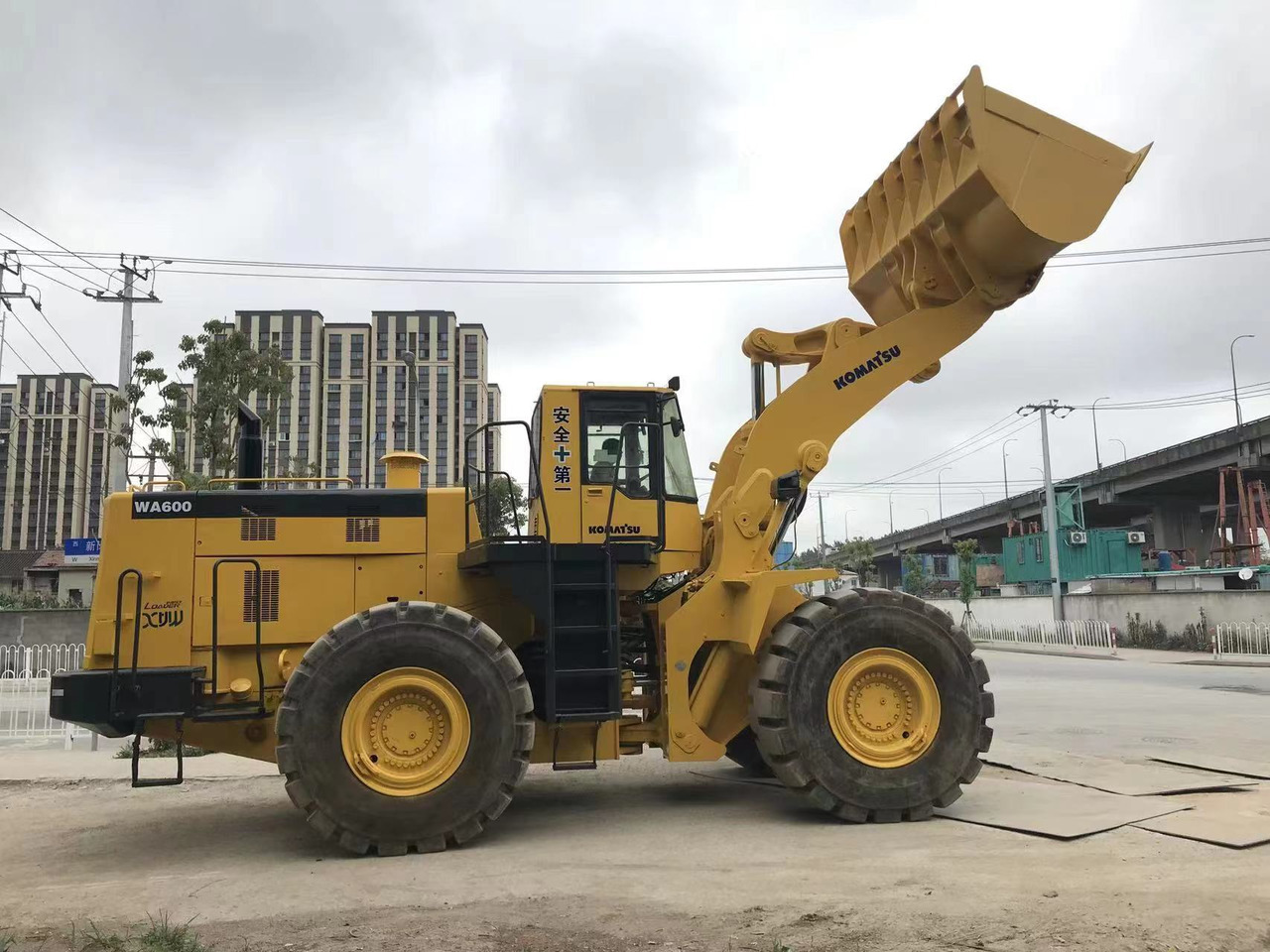 KOMATSU WA 600 - 6 - Radlader: das Bild 3 KOMATSU WA 600 - 6 - Radlader: das Bild 3