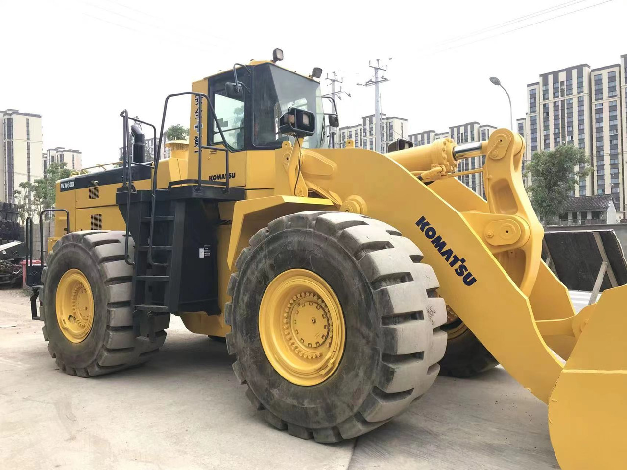 KOMATSU WA 600 - 6 - Radlader: das Bild 2 KOMATSU WA 600 - 6 - Radlader: das Bild 2