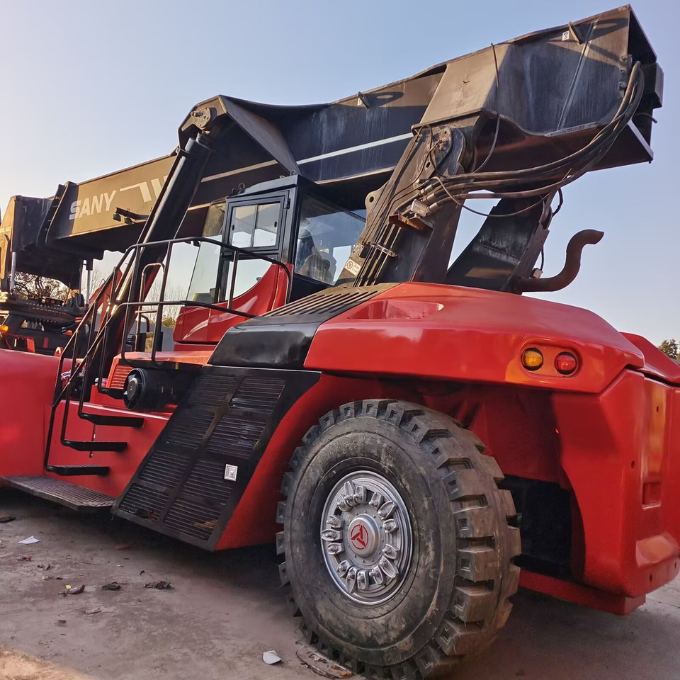 SANY SRSC 45C30 - Reach stacker: das Bild 1 SANY SRSC 45C30 - Reach stacker: das Bild 1