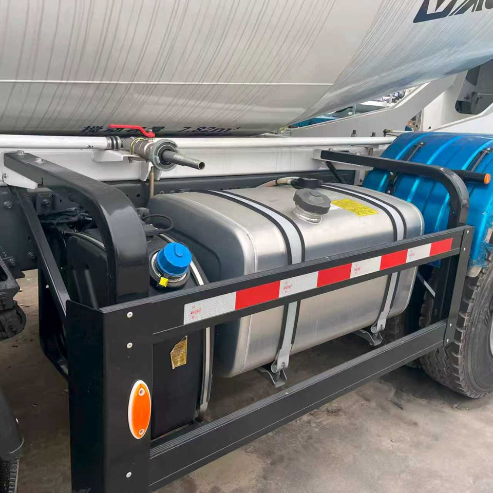 SINOTRUK HOWO TX350 Euro 5 STAGE Ⅴ - Fahrmischer: das Bild 4 SINOTRUK HOWO TX350 Euro 5 STAGE Ⅴ - Fahrmischer: das Bild 4