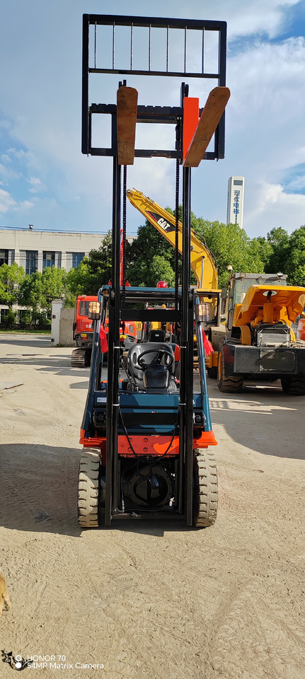 TOYOTA FD30 - Gabelstapler: das Bild 2 TOYOTA FD30 - Gabelstapler: das Bild 2