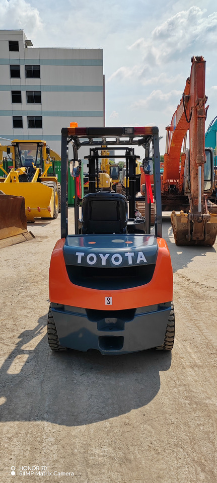 TOYOTA FD35 - Gabelstapler: das Bild 3 TOYOTA FD35 - Gabelstapler: das Bild 3