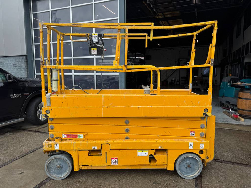 Haulotte Compact 10 N - Scherenbühne: das Bild 1 Haulotte Compact 10 N - Scherenbühne: das Bild 1