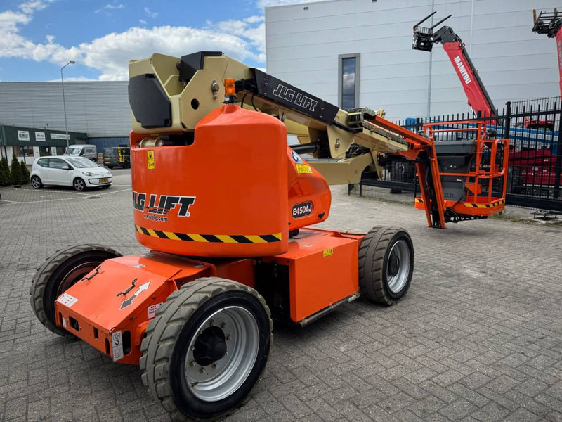 JLG E 450 AJ - Gelenkarmbühne: das Bild 3 JLG E 450 AJ - Gelenkarmbühne: das Bild 3