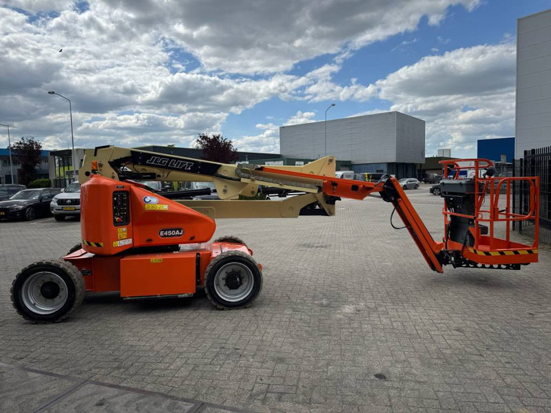 JLG E 450 AJ - Gelenkarmbühne: das Bild 4 JLG E 450 AJ - Gelenkarmbühne: das Bild 4