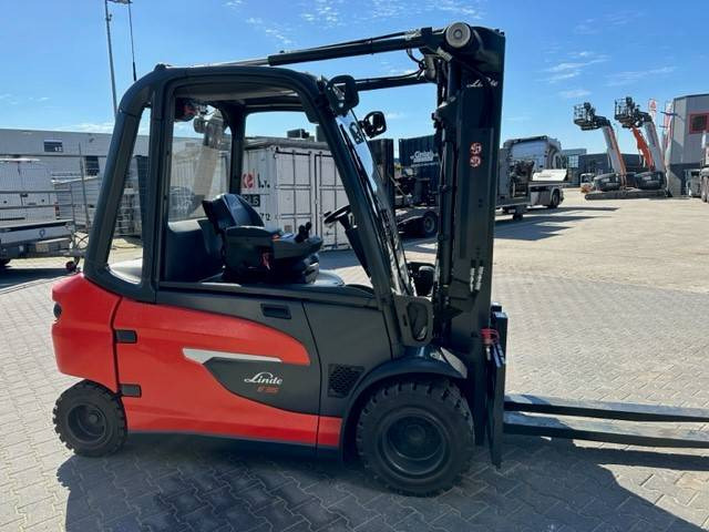 Linde E35L - Elektrostapler: das Bild 3 Linde E35L - Elektrostapler: das Bild 3